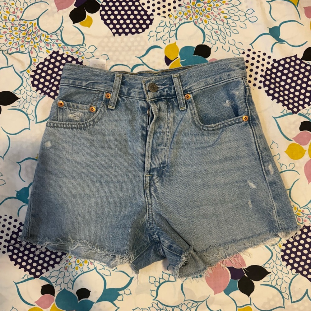 levis premium ribcage shorts 24
